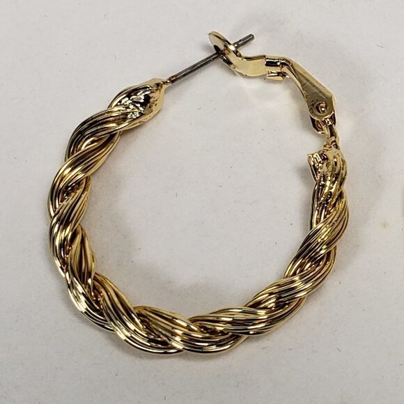 Elegant Gold Tone Twisted Wire Hoop Earrings – Chic Lightweight Fashion Jewelry - Picture 6 of 9